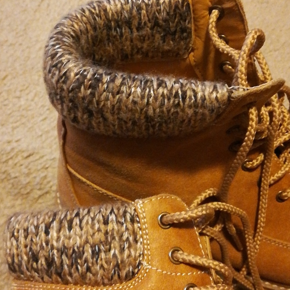 Boots - Picture 4 of 6